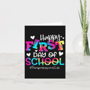 Tarjeta Tie Dye Paraprofesional Feliz Primer Día Escolar