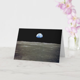 Tarjeta Tierra desde la Luna en el espacio negro: Amanecer