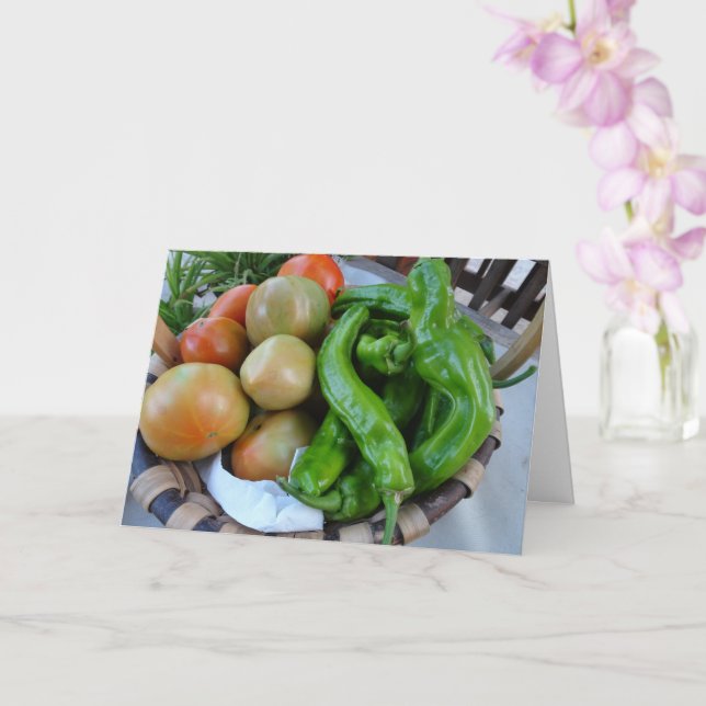 Tarjeta Tomates y pimientos verdes en una carta de cesta (Orquídea)