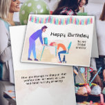 Tarjeta Trabajador en espera en la oficina Funny Birthday<br><div class="desc">La divertida tarjeta de cumpleaños de un compañero de trabajo representa a un trabajador/gerente parado en un escritorio y deseando a su compañero/empleado un cumpleaños feliz mientras el compañero de trabajo duerme. La tarjeta dice delante: Feliz cumpleaños a un compañero de trabajo muy talentoso". En el interior se puede leer:...</div>