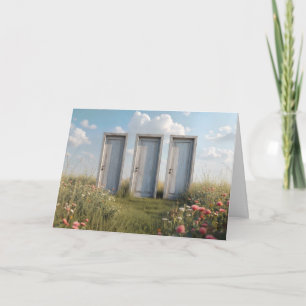Tarjeta Tres puertas en un campo de flores silvestres