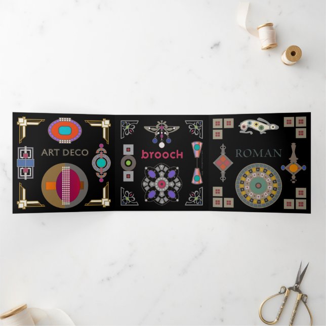 Tarjeta triple de fondo negro Brooch (Interior)