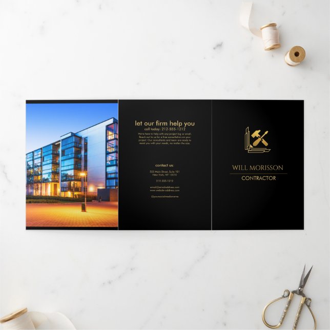 Tarjeta Tríptica Construcción de Edificios Modernos Dorado y Negro (Exterior)