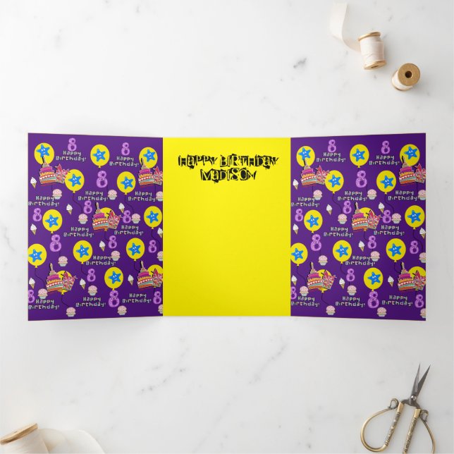 Tarjeta Tríptica Feliz 8 cumpleaños, #8 morado y amarillo (Interior)