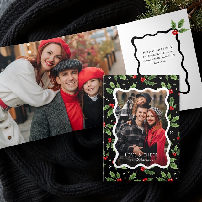 Tarjeta Tríptica Navidades negros en negrita Holly Wavy Frame Photo (Subido por el creador)