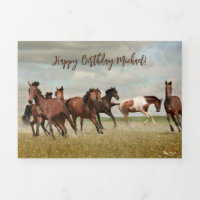 Saludo de cumpleaños de caballos en ejecución