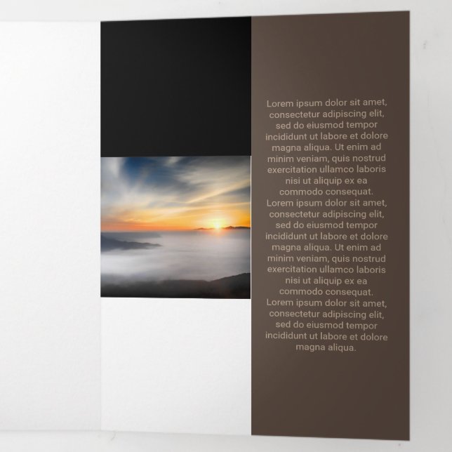 Tarjeta Tríptica Tono marrón fresco cuadrado fuera del código Qr (Interior último panel)