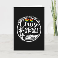 Tripulación de crucero 2025 creando recuerdos junt
