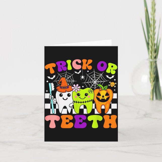 Tarjeta Truco o dientes divertidos trajes de Halloween den (Anverso)