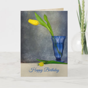 Tarjeta tulipán amarillo cumpleaños en vaso de sundae