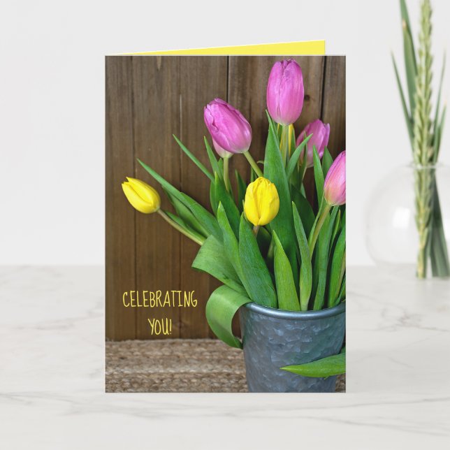 Tarjeta tulipanes rosados y amarillos en cumpleaños de cub (Anverso)
