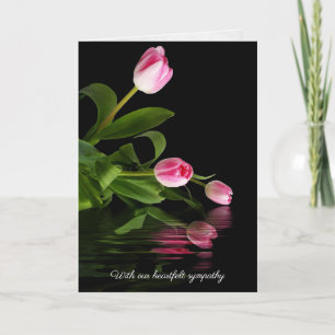 Tarjeta tulipanes rosados y reflexión sobre el agua