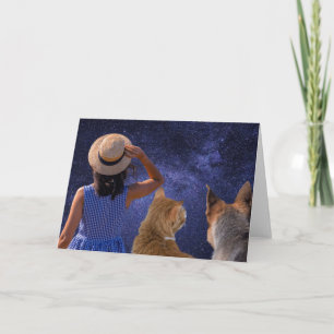 Tarjeta Un chica con gato y perro mirando el espacio lumba