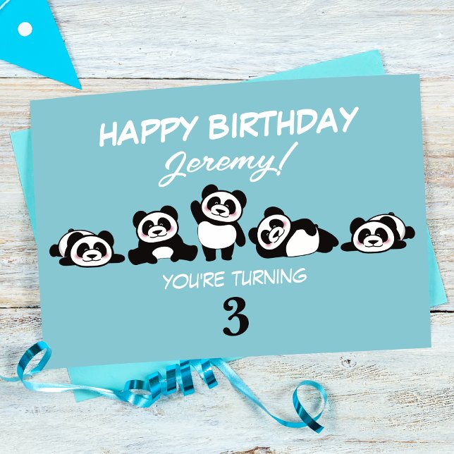 Tarjeta Un cumpleaños personalizado para un grupo de panda (A group of pandas birthday card.)