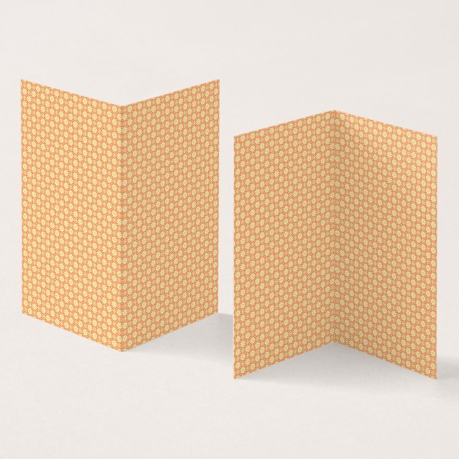 Tarjeta un fondo blanco y naranja con un patrón (Interior y exterior)