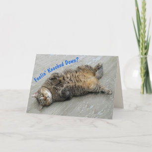 Tarjeta Un gato flojo y lindo se pone bien