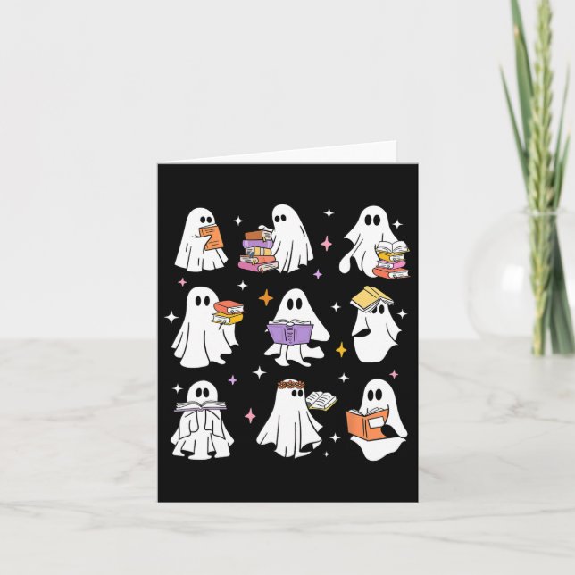 Tarjeta Un libro fantasma que lee libros de Halloween hace (Anverso)