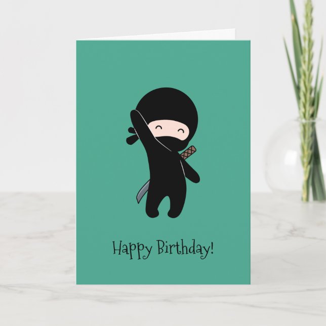 Tarjeta Un pequeño Ninja feliz en el cumpleaños verde oscu (Anverso)