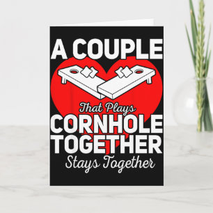 Tarjeta Una pareja que juega Cornhole juntos - San Valentí