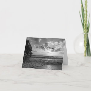 Tarjeta Una Playa Gloriosa Que Piensa En La Escala De Gris