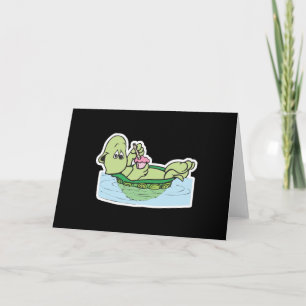 Tarjeta una tortuga adorable que bebe batido