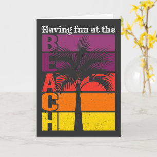 Tarjeta Vacaciones veraniegas divertidas en el retro de la