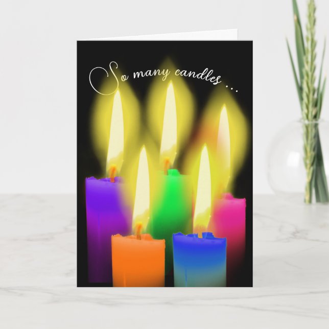 Tarjeta Velas de cumpleaños brillantes sobre negro (Anverso)