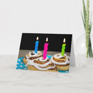 Tarjeta Velas de cumpleaños en rollos de canela