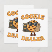 Vendedor de galletas divertido horneando