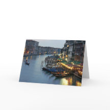 Venecia que iguala sobre el Gran Canal