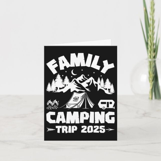 Tarjeta Viaje de camping familiar 2025 Equipo coincidente  (Anverso)