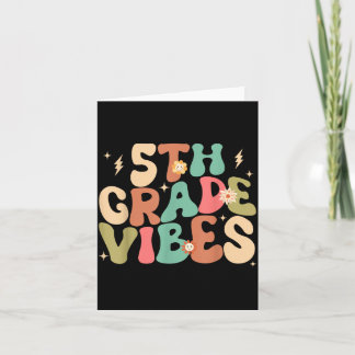 Tarjeta Vibraciones de 5º Grado Groovy Regreso a la Escuel
