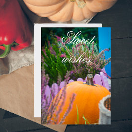 Tarjeta Vida en el jardín con calabaza naranja