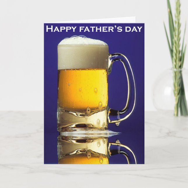 Tarjeta Vidrio feliz del día de padres de cerveza (Anverso)