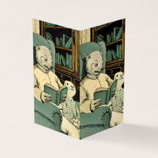 Tarjeta Vieja comadreja leyendo un libro a una joven comad