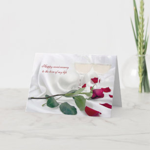 Tarjeta Vino de aniversario y rosa de satén