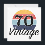 Tarjeta Vintage 70th Birthday Sunset<br><div class="desc">Un diseño de cumpleaños hito con un atardecer de color retro vintage que tiene un efecto falso angustiado.</div>