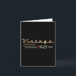 Tarjeta Vintage 80th Birthday Decorations Vintage 1945 80<br><div class="desc">Decoraciones vintage de cumpleaños 80 Vintage 1945 camiseta de 80 años.png</div>