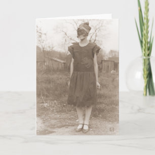 Tarjeta Vintage Chica de Halloween en disfraz de los años 