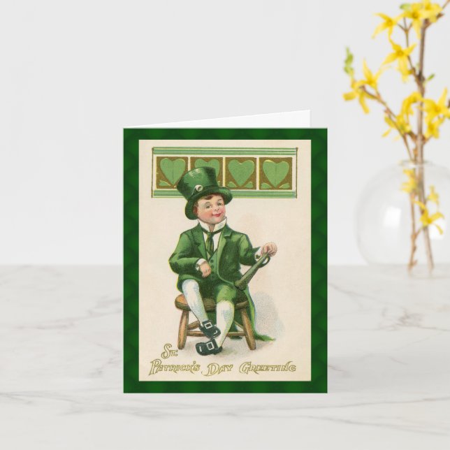 Tarjeta Vintage St Patricks Day Leprechaun Boy (flor amarilla)