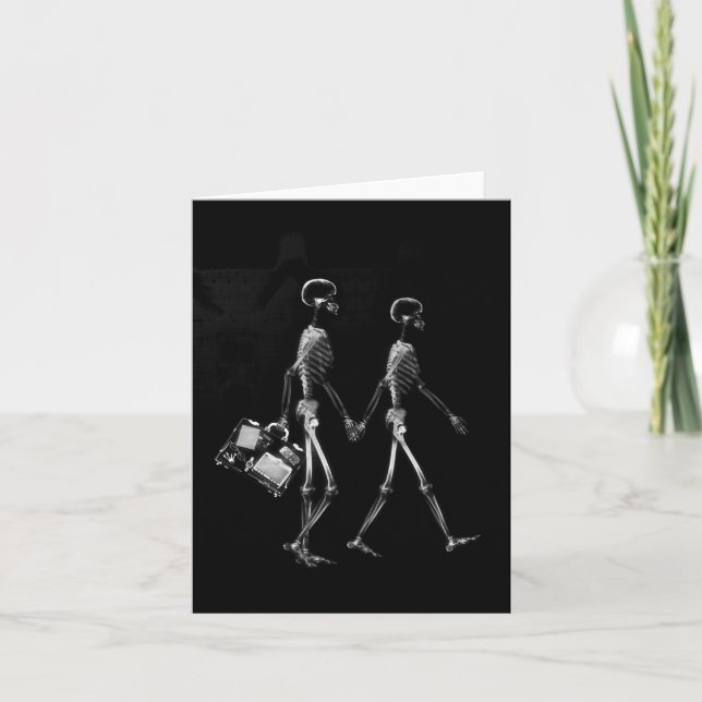 TARJETA VISIÓN DE RAYOS X PAREJA DE ESQUELETOS VIAJANDO B& (Anverso)
