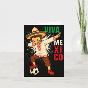 Tarjeta Viva México niño de fútbol mexicano haciendo dabbi