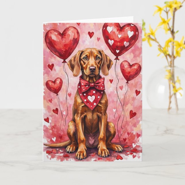 Tarjeta Vizsla Valentine Dog Sitting with Hearts Red (flor amarilla)