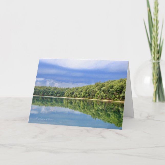 Tarjeta Walden Pond con una cita de Henry D. Thoreau: (Anverso)