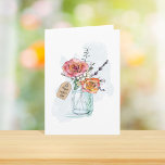 Tarjeta Watercolor Mason Jar Día de la Madre Floral<br><div class="desc">Caligrafía del día de las madres felices en etiqueta. en blanco dentro. más colores disponibles. ilustracion por becky nimoy.</div>