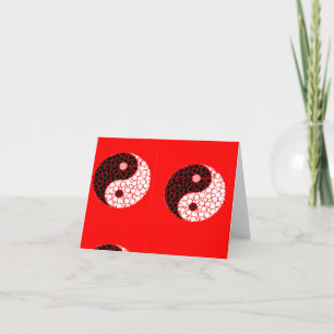 Tarjeta Ying yang gira en torno al rojo
