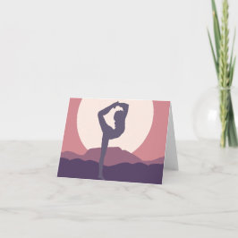 Tarjeta Yoga en púrpura