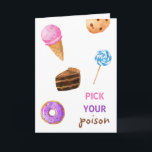 Tarjeta YOLO Sweet Deserts Funny Cumpleaños<br><div class="desc">Los dulces desiertos deliciosos atraen a los que tienen una tarjeta de cumpleaños dulce. Delicioso cono de helado rosado, galleta de chocolate, trozo de pastel de chocolate, batiburrillo azul y blanco y rosquero violeta. Un mensaje divertido en la parte delantera de esta divertida tarjeta de cumpleaños dice: "Pink Your Poison"....</div>
