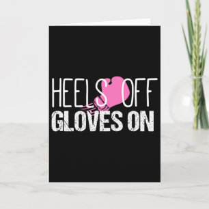 Tarjeta Zapatos de kickboxing con tacones y guantes puesto