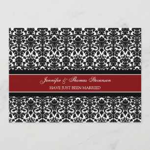 Tarjetas casadas rojas de la invitación del